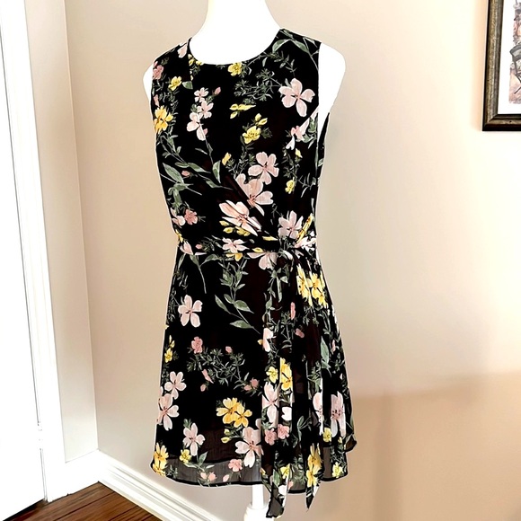Pretty RW&CO. Floral Mini Dress Size 6 - Picture 5 of 13